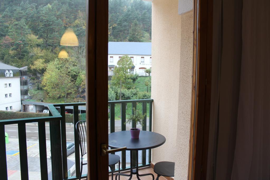 カンフランクVivienda Turistica Pirineos XXIアパートメント 部屋 写真